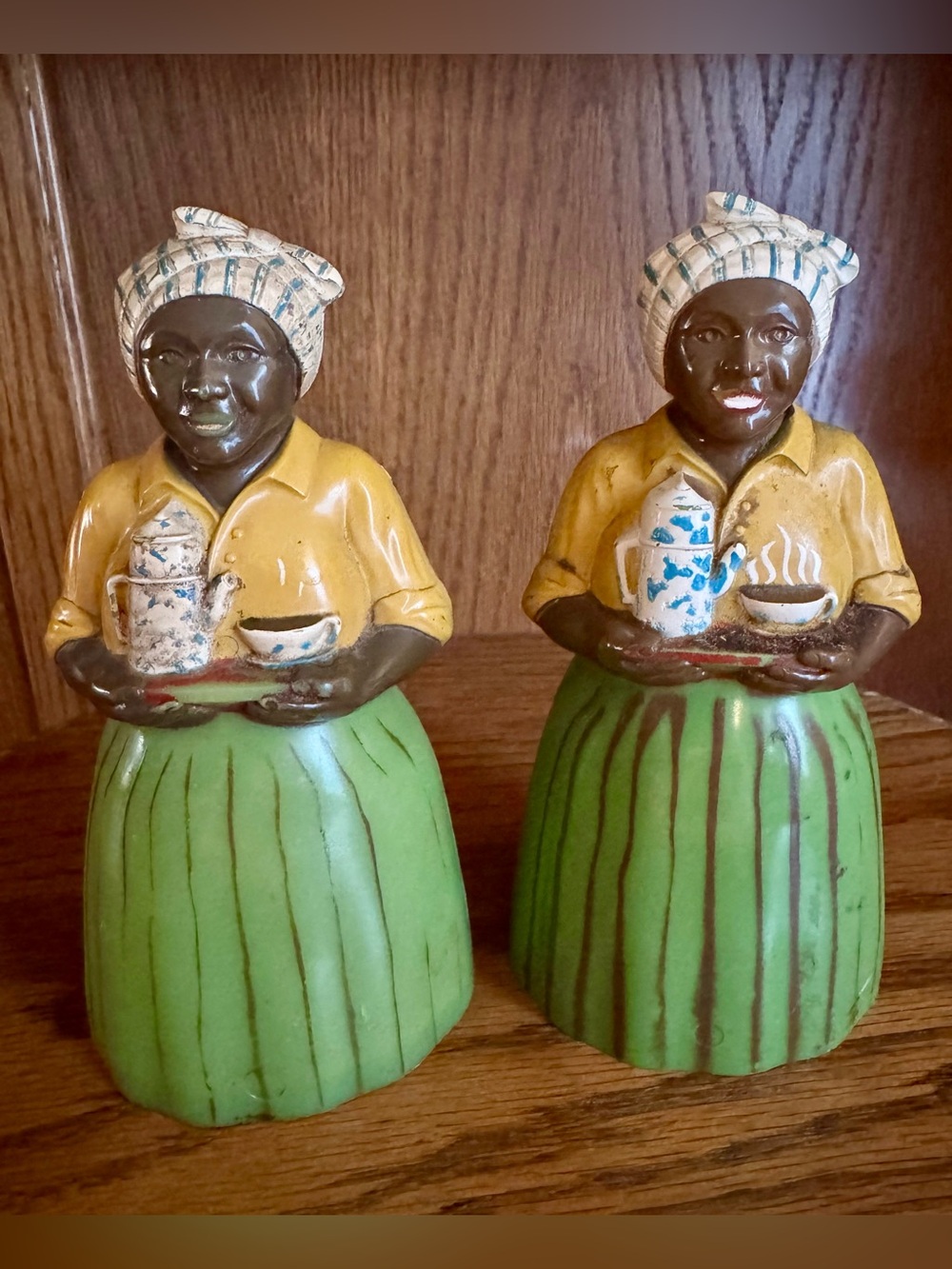 Vintage Luzianne Shaker Set